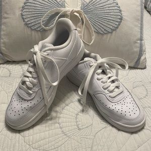 White leather Nike athletic shoes style CD5434. Size 7M. Only worn once.